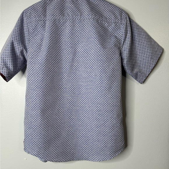 Distortion Kids Blue and Burgundy Patterned Short Sleeve  Size 14/16 Shirt - Picture 2 of 4